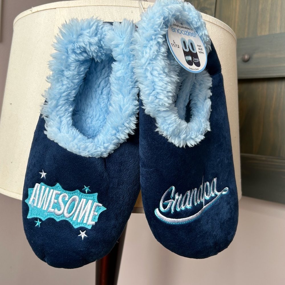 NWT Blue Fuzzy Slippers with Embroidered Text size 11/12 L
